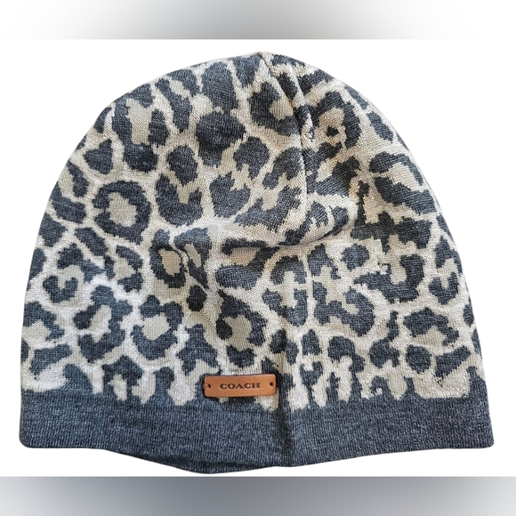Coach Gray/Tan Leopard Beanie and Scarf Set. New In Box. - Picture 2 of 7